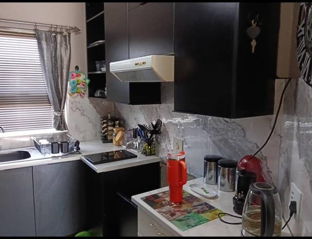 2 BEDROOM TOWNHOUSE FOR SALE IN SOUTH CREST